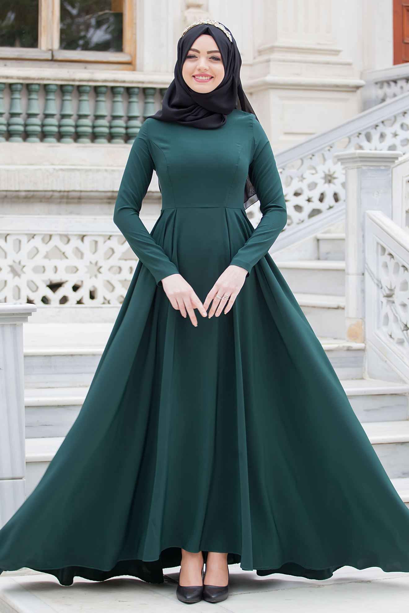 Zümrüt Yeşili Sedanur Tesettür Elbise Modelleri