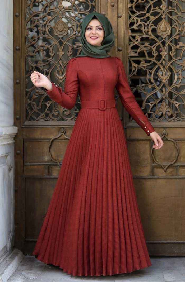 Pınar Şems Pileli Tesettür Elbise Modelleri