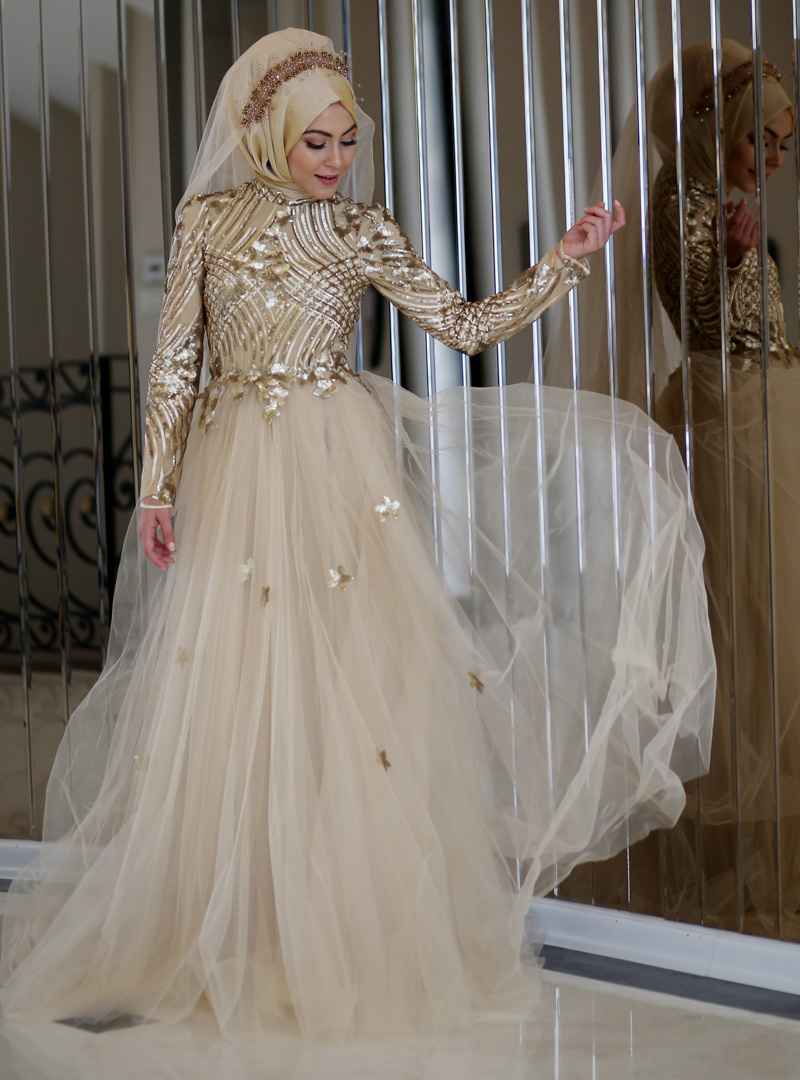 Minel Aşk Tesettür Gold Dantelli Abiye Elbise Modelleri