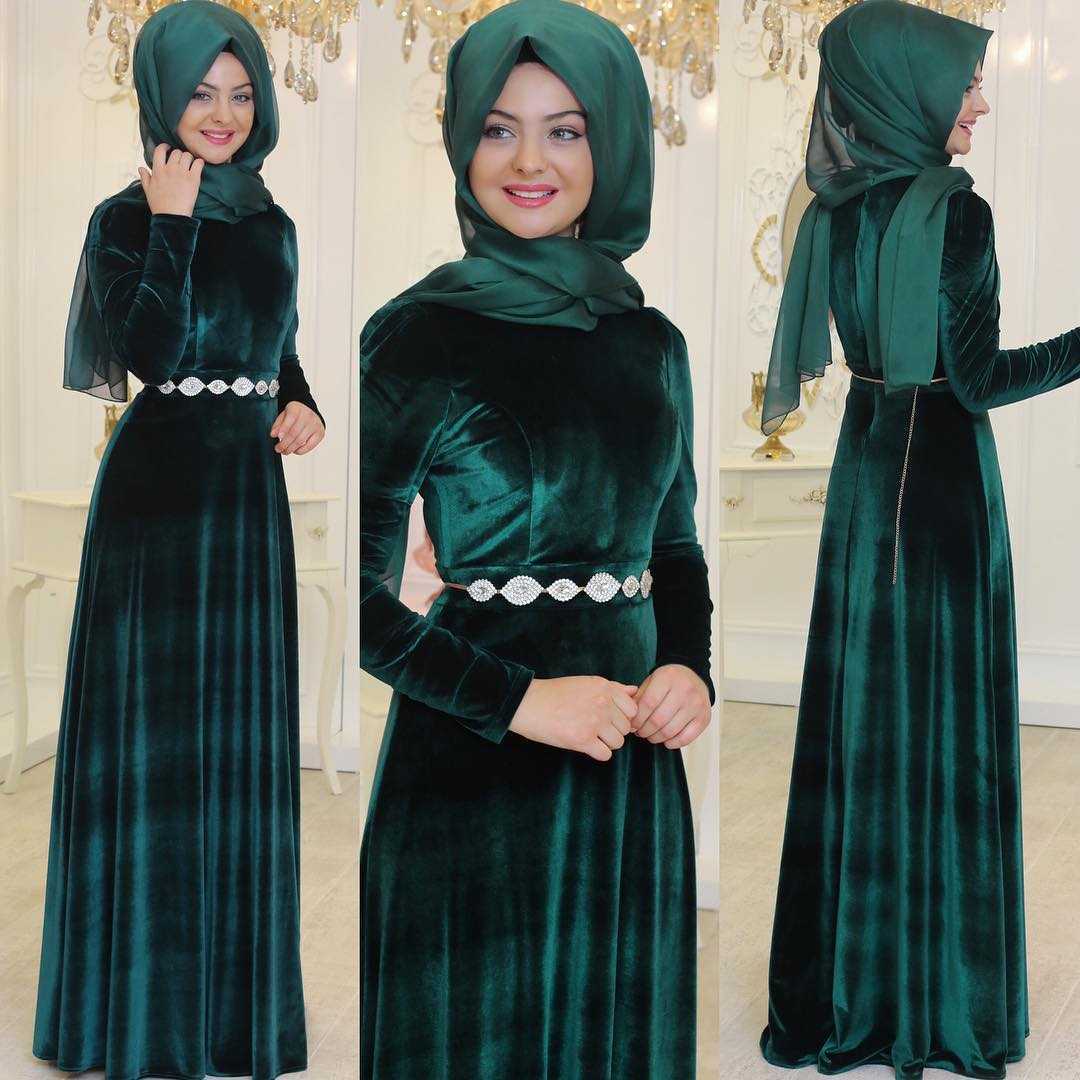Pınar Şems Zümrüt Yeşili Kadife Elbise Modelleri