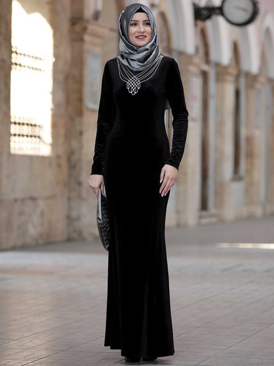 Amine Hüma Tesettür Kadife Abiye Elbise Modelleri