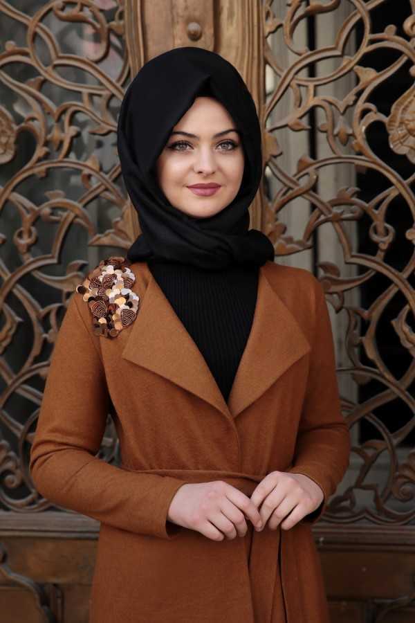 Pınar Şems Tesettür Pullu Keçe Ceket Modelleri