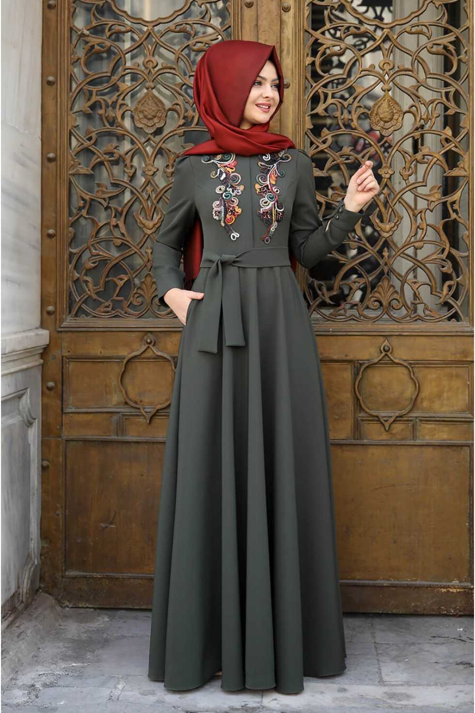 Pınar Şems İşlemeli Tesettür Elbise Modelleri