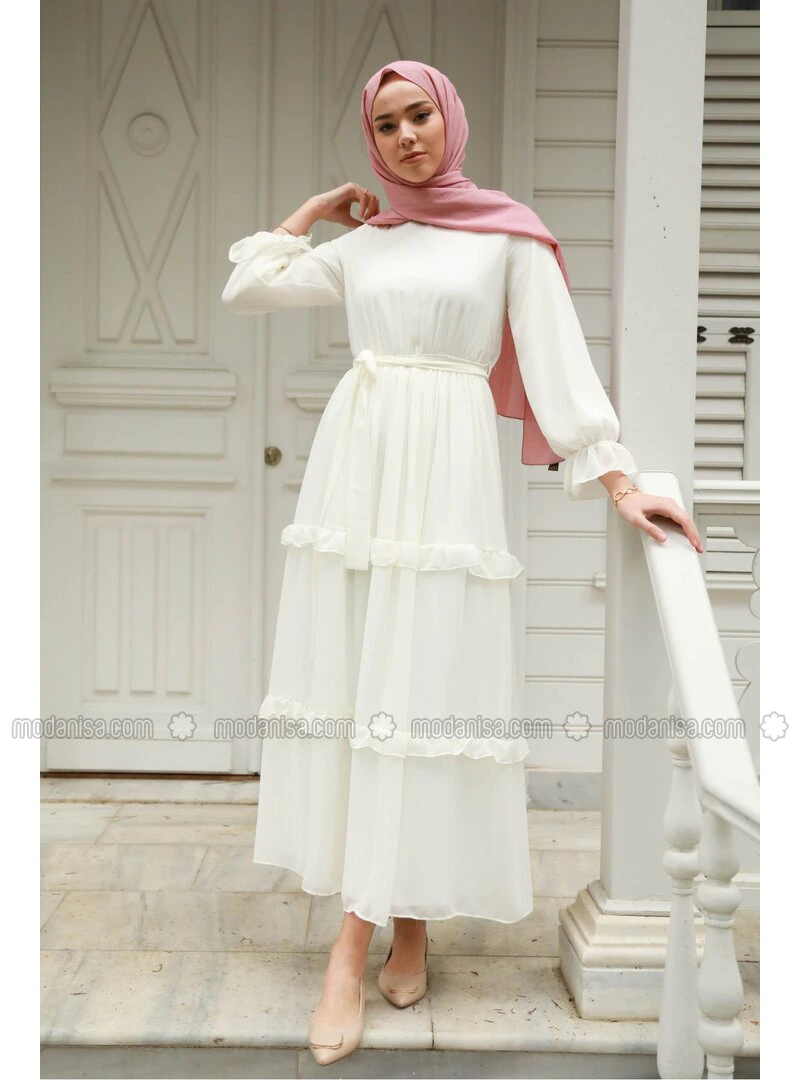 Modanisa Tesettür Beyaz Şifon Elbise Modelleri