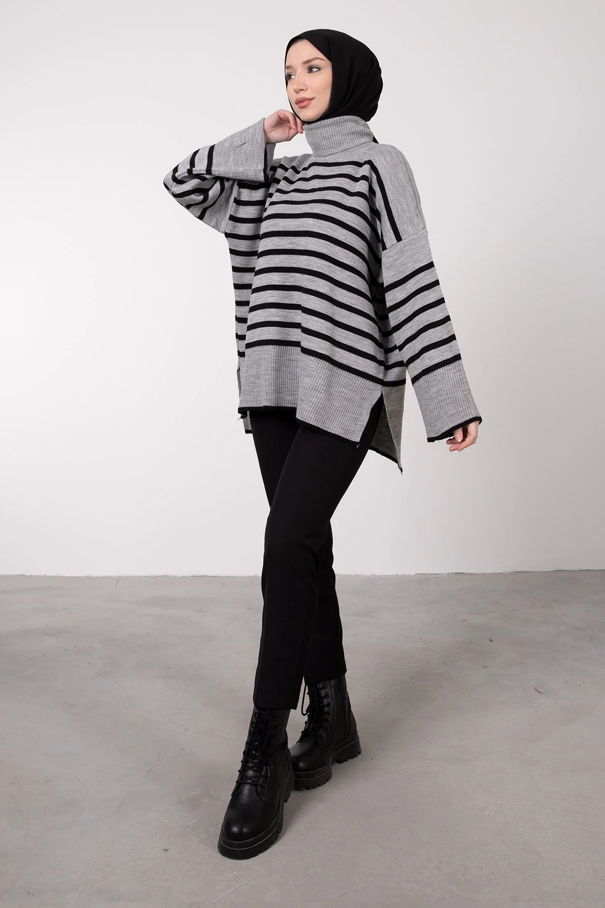 Lamia Giyim Tesettür Boğazlı Yatay Şeritli Triko Kazak Modeli